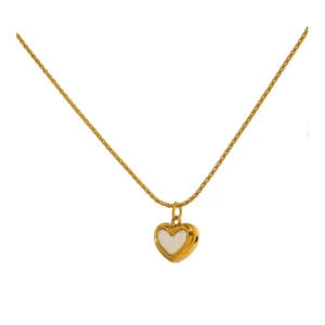 Collier pendentif cœur d'or dessus blanc nacré naturellle