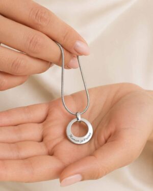 Collier rond argent gravé