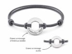 Bracelet cordon gris avec anneau gravé – prénoms et message au dos